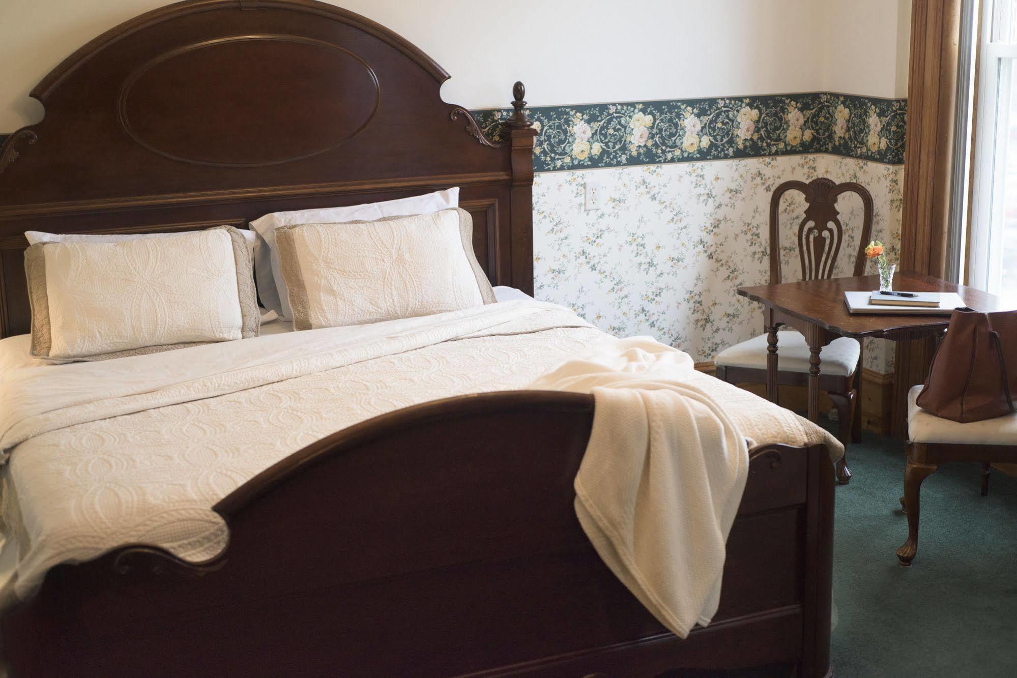 Decker Hotel & Bar Maquoketa Luaran gambar