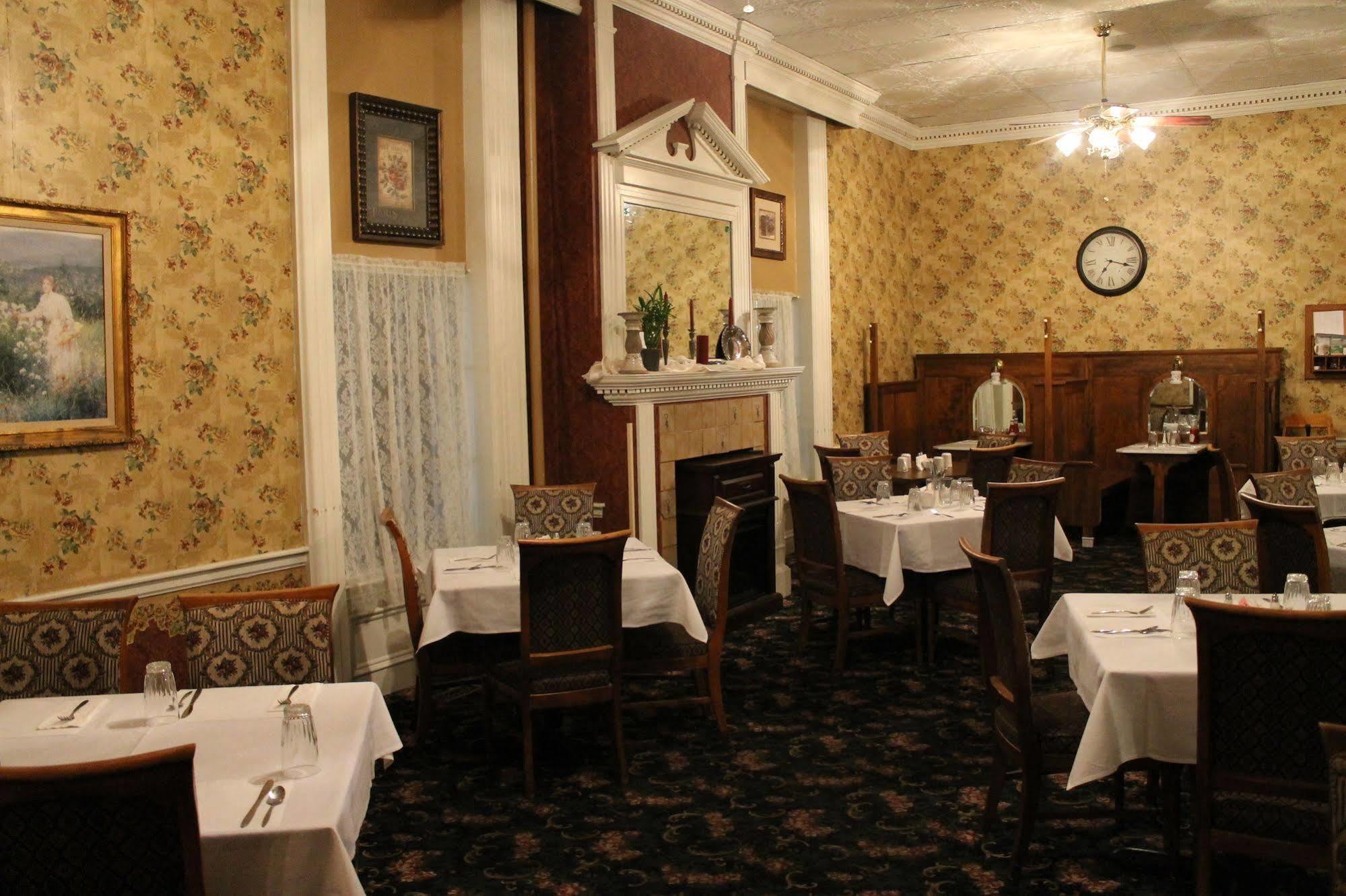 Decker Hotel & Bar Maquoketa Luaran gambar